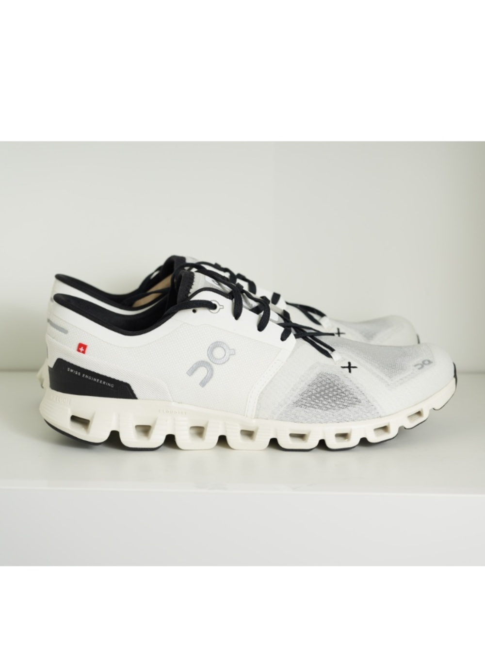 ON Cloud X 3 Running Sneakers Shoes Men's Size 10.5 Ivory Black Lace Up Low Top